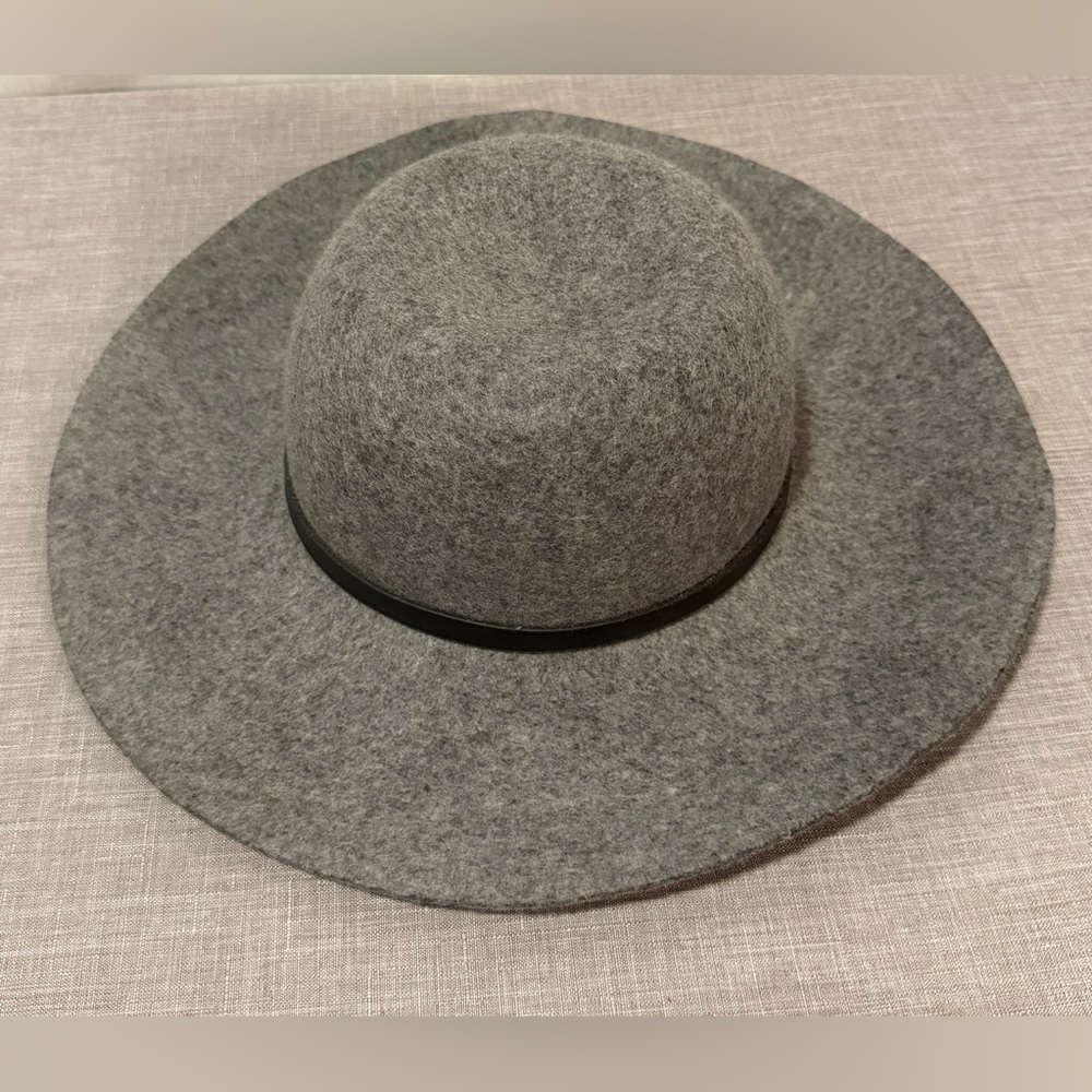 D&Y 100% Wool Gray Women's Hat